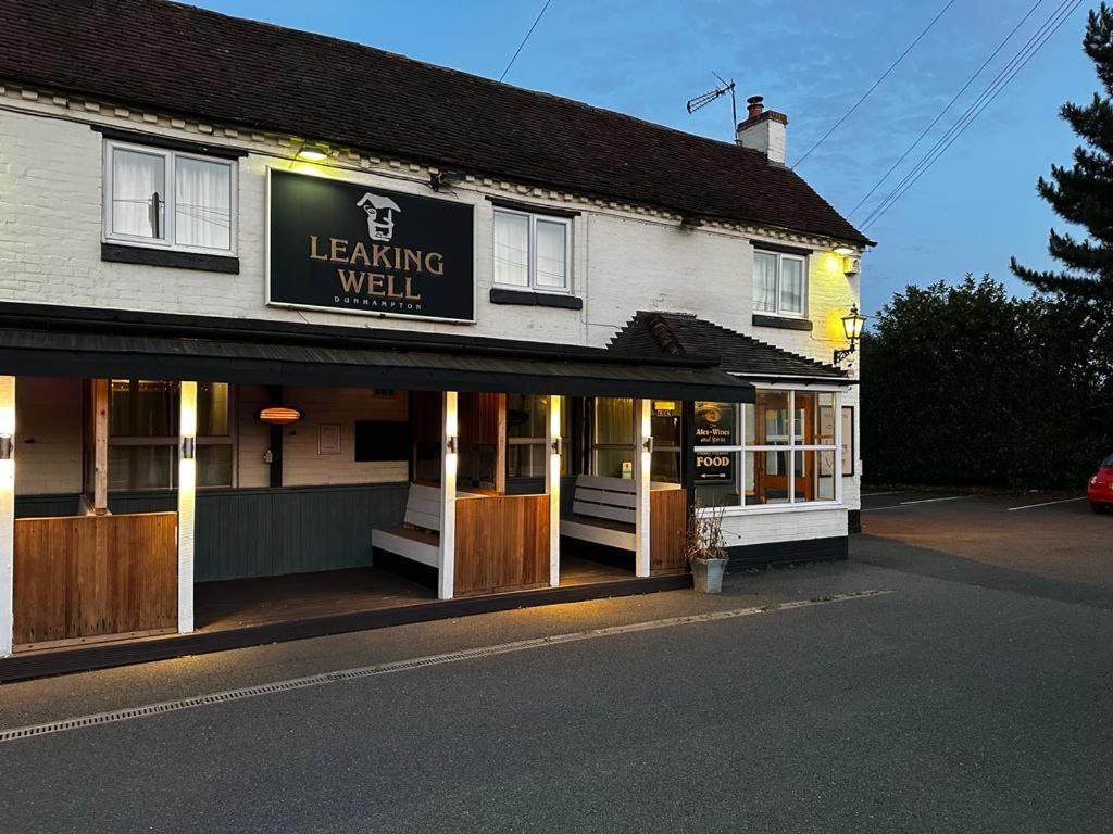 Leaking Well, Dunhampton Hotel Stourport-on-Severn Exterior photo