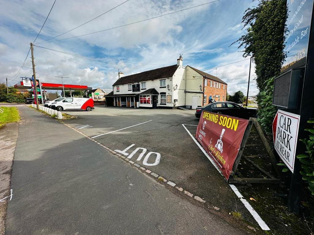 Leaking Well, Dunhampton Hotel Stourport-on-Severn Exterior photo